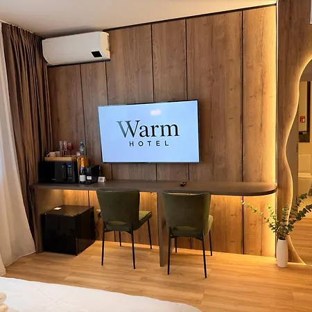Warm * 布加勒斯特